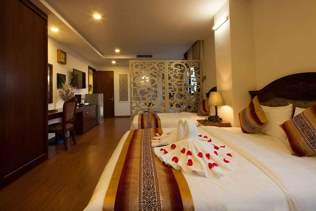 Bán Khách Sạn Đường Trần Trọng Cung Liền Kề Vincom Q7.
