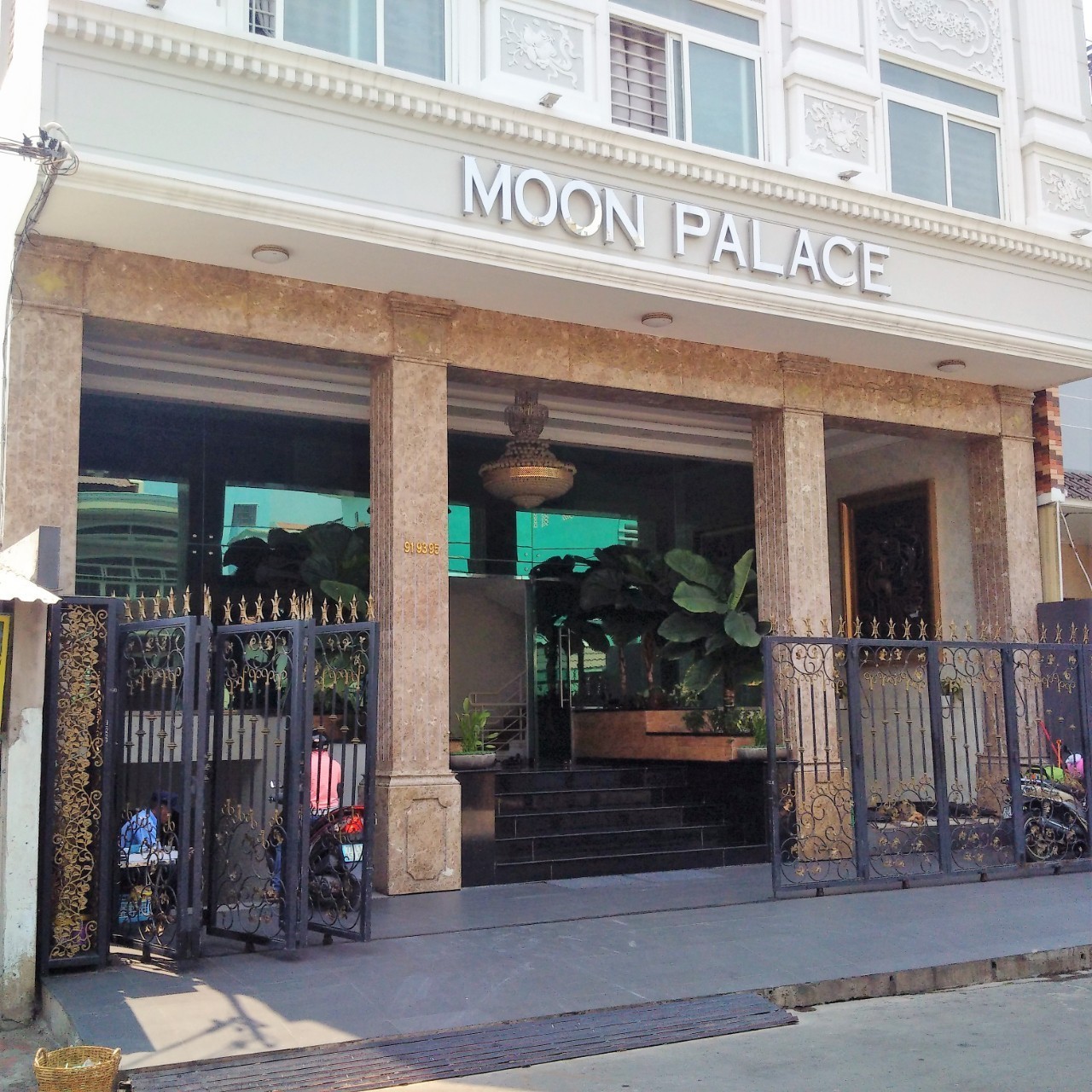 Bán Tòa Nhà Moon Palace Đường Số 41 Quận 7